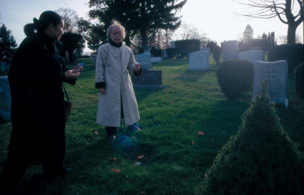 김향안과 여행에서 촬영한 김명희, 김차섭의 인화사진 2