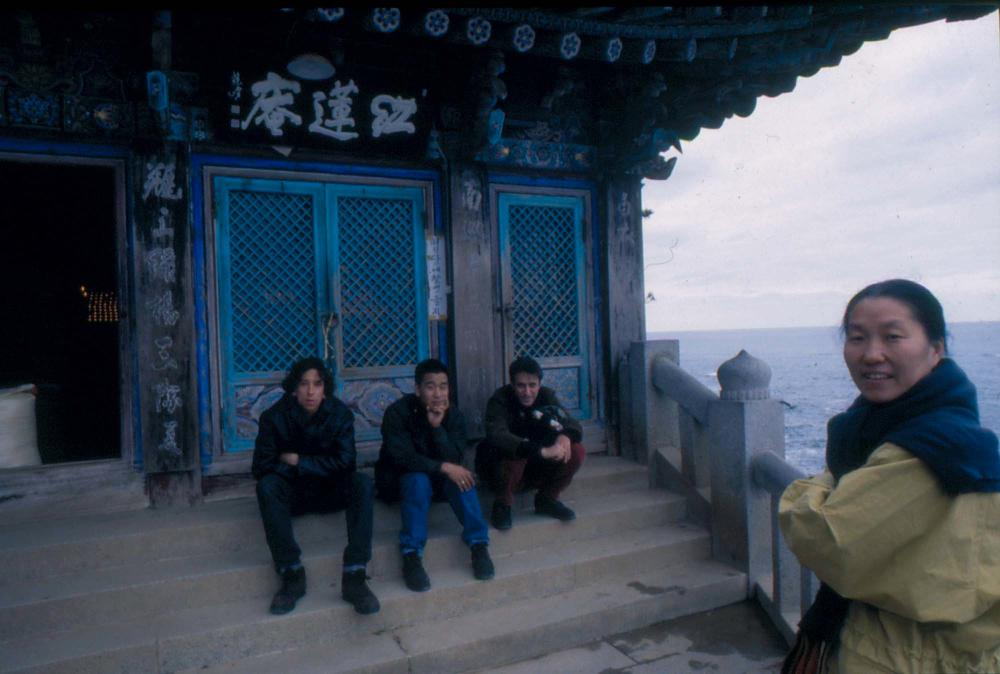 김향안과 여행에서 촬영한 김명희, 김차섭의 인화사진 2