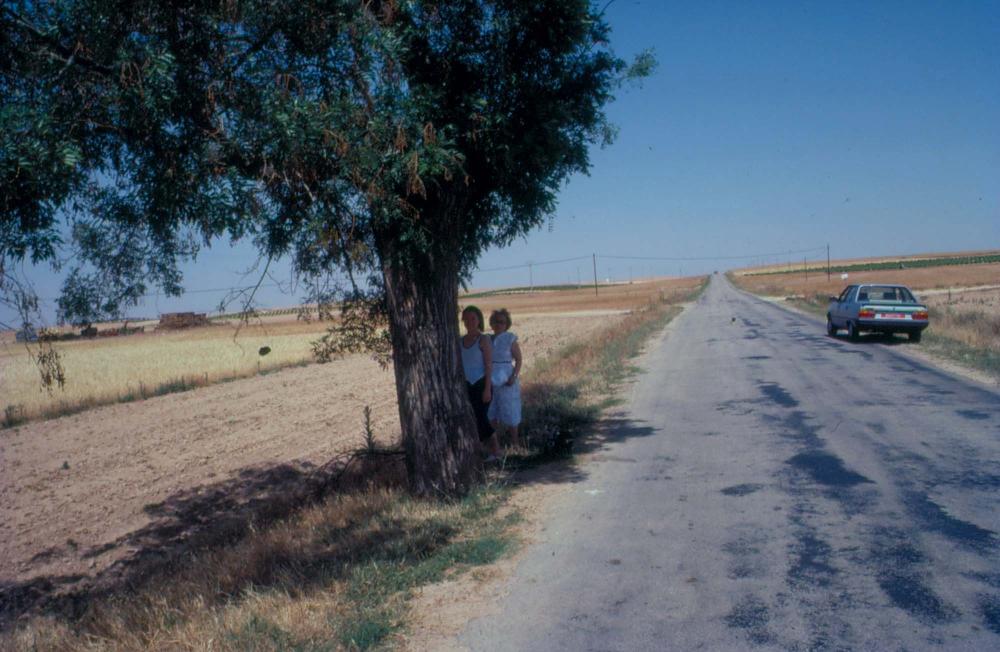 김향안과 여행에서 촬영한 김명희, 김차섭의 인화사진 2