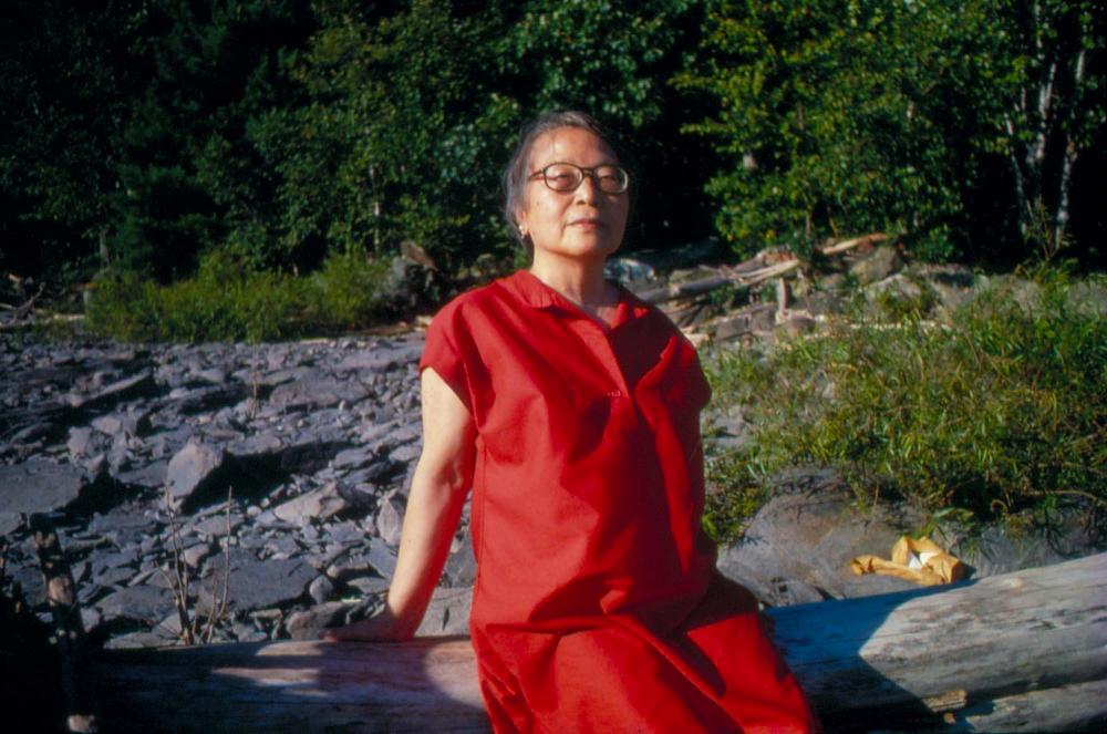 김향안과 여행에서 촬영한 김명희, 김차섭의 인화사진 2