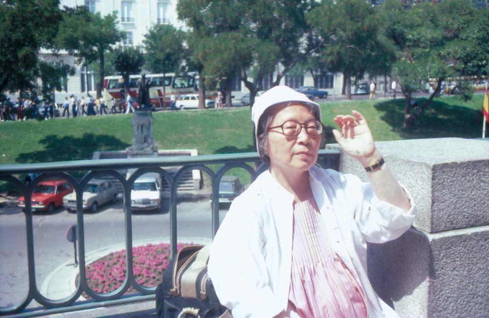 김향안과 여행에서 촬영한 김명희, 김차섭의 인화사진 2