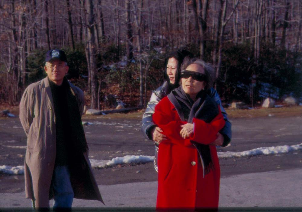 김향안과 여행에서 촬영한 김명희, 김차섭의 인화사진 2