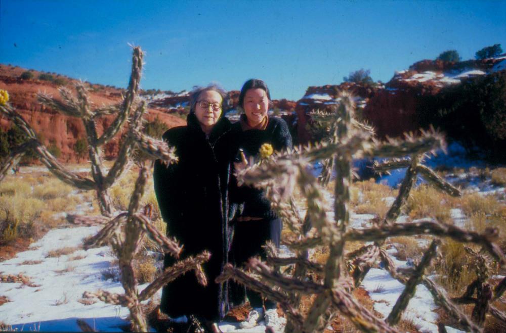김향안과 여행에서 촬영한 김명희, 김차섭의 인화사진 2