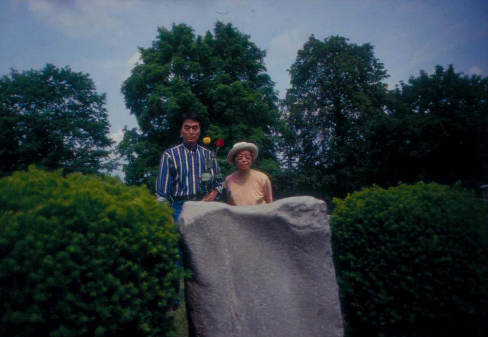 김향안과 여행에서 촬영한 김명희, 김차섭의 인화사진 2