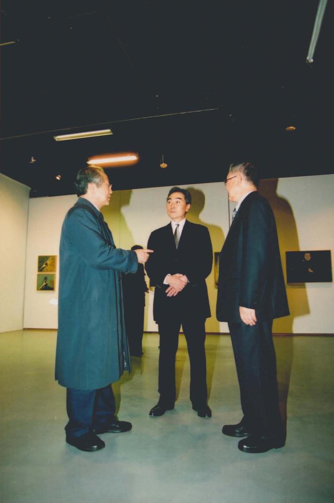 2002년 한국문화예술진흥원 마로니에미술관 《김차섭의 오디세이》 전경 사진