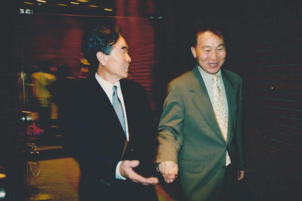 2002년 한국문화예술진흥원 마로니에미술관 《김차섭의 오디세이》 전경 사진