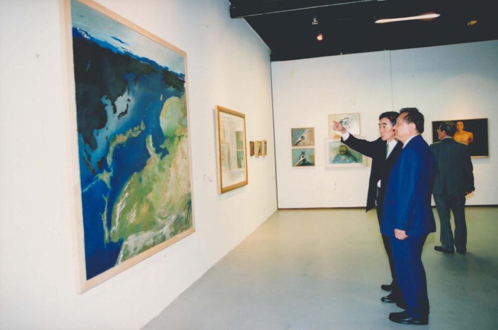 2002년 한국문화예술진흥원 마로니에미술관 《김차섭의 오디세이》 전경 사진