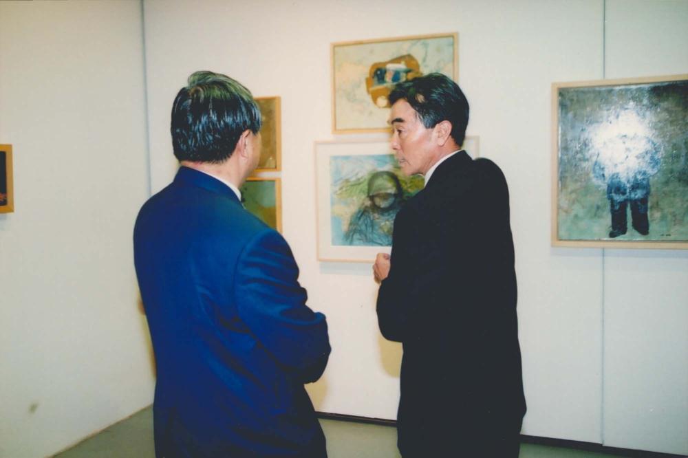 2002년 한국문화예술진흥원 마로니에미술관 《김차섭의 오디세이》 전경 사진