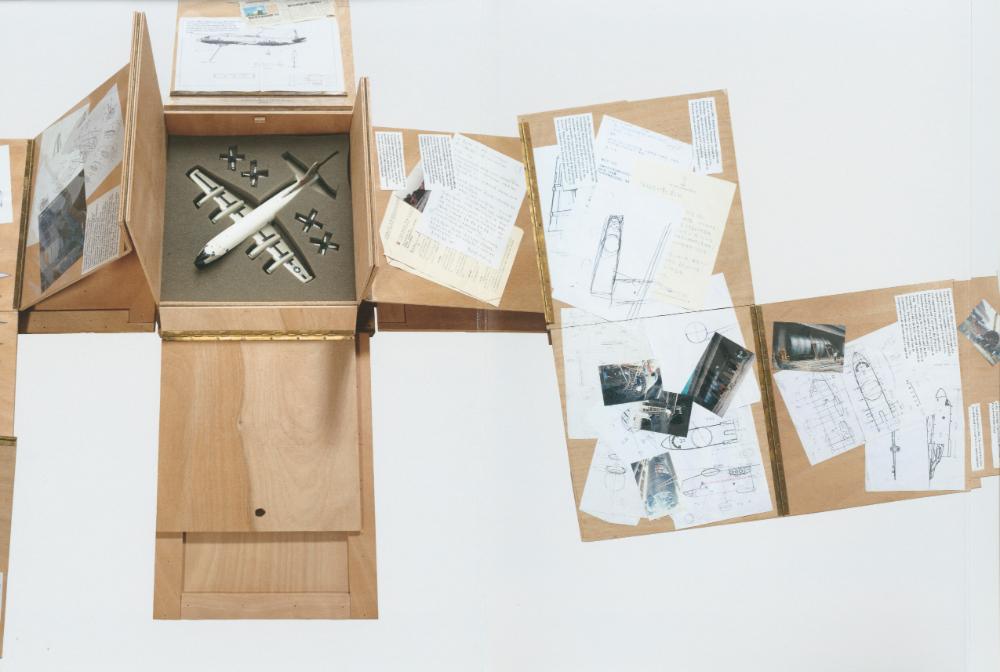 2016년 《Wolfgang Hahn Prize 2016 Huang Yong Ping》 도록 『Huang Yong Ping Memorandum：Bat Project I, II, III, 2001-2004』