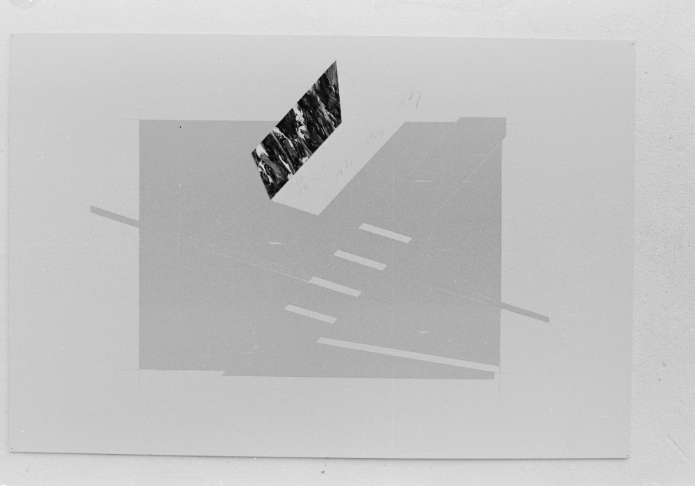 1976년부터 1987년 '평면 오브제'와 '판지' 시리즈가 포함된 흑백 사진필름