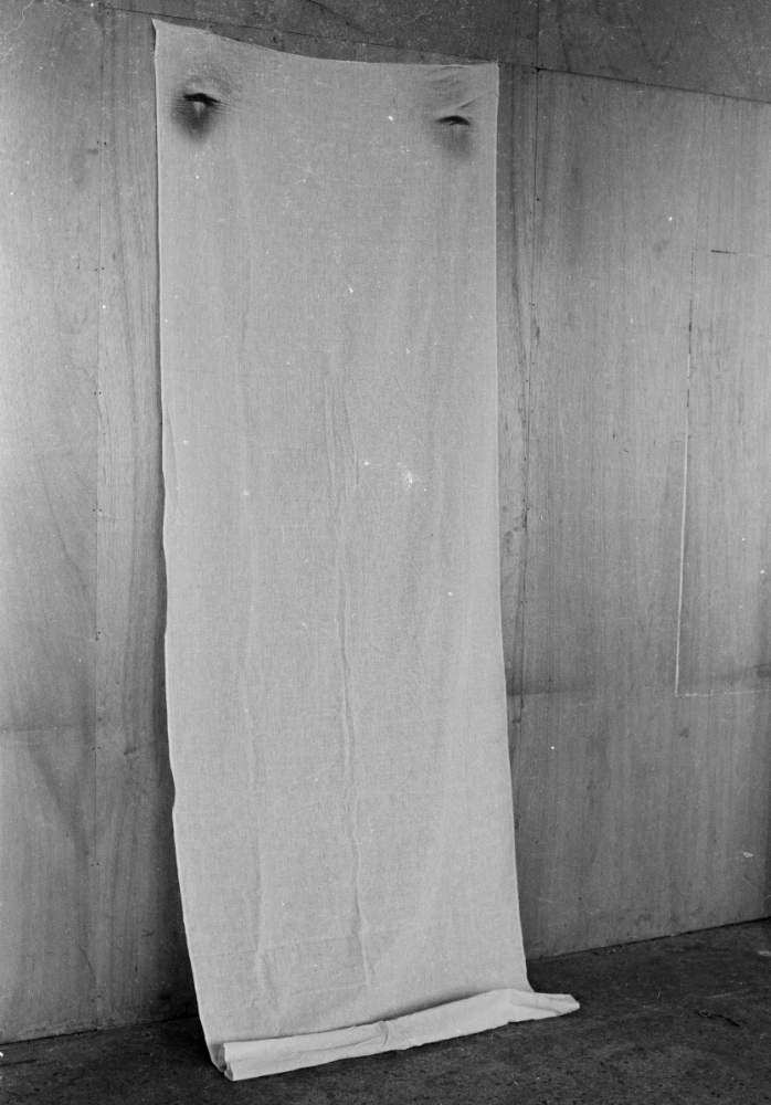 1976년 〈평면 오브제〉 흑백 사진필름 6