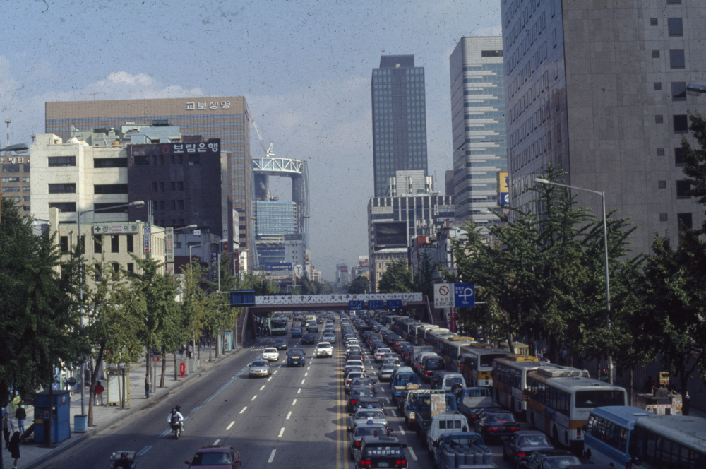 1998년 서울시립미술관 《'98 도시와 영상-의식주》 전시전경 사진 필름 1