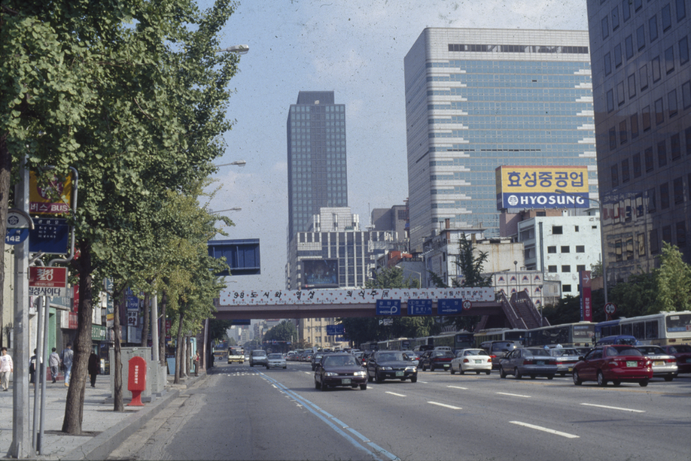 1998년 서울시립미술관 《'98 도시와 영상-의식주》 전시전경 사진 필름 6