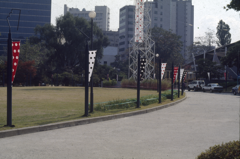 1998년 서울시립미술관 《'98 도시와 영상-의식주》 전시전경 사진 필름