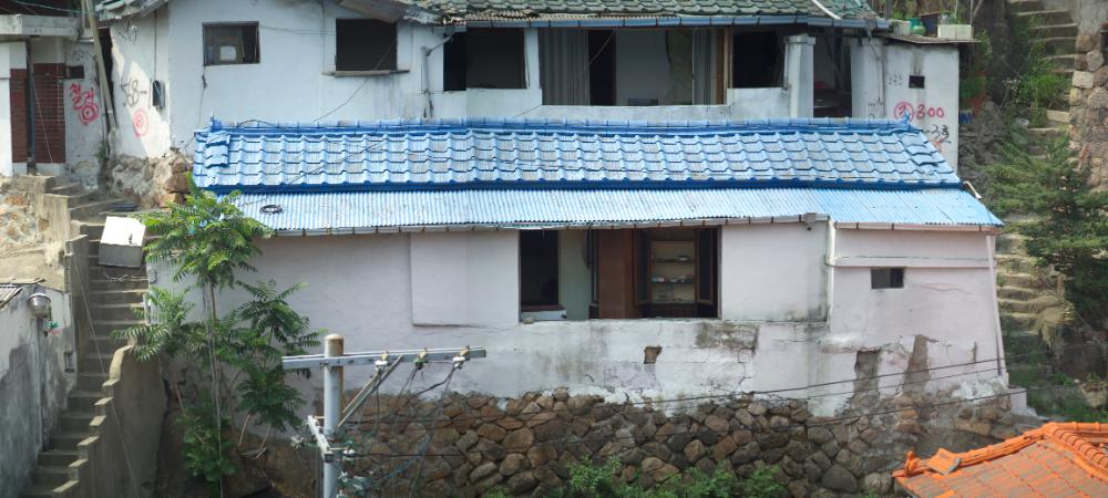 미완성-그 집-계단 2