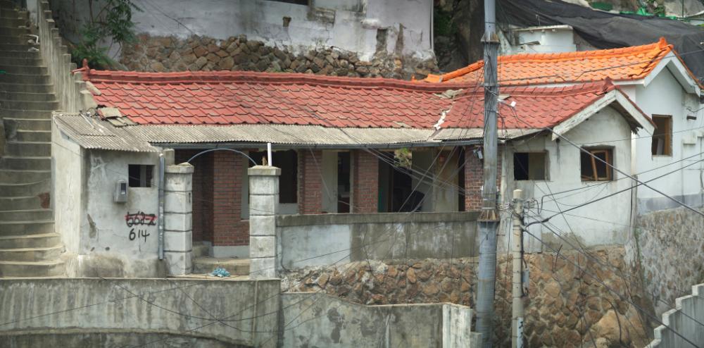 미완성-그 집-붉은지붕 1